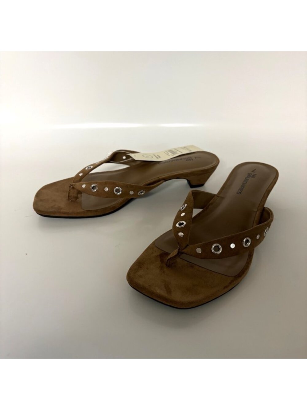 No Boundaries Sand Thong Sandals Womens Size 7 Memory Foam Cone Heel Grommets